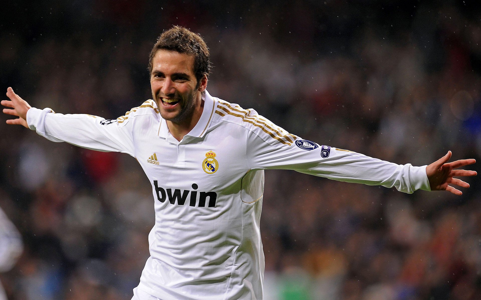 23岁新星打破尘封15年世界纪录，田径史迎来崭新篇章